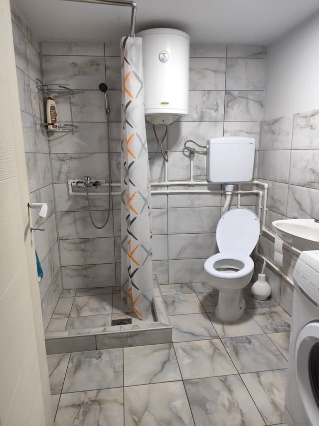 Bungalov u Dvorištu - Image 11